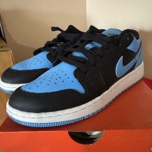 Jordan 1 Size 5 Kids Black and Blue Sneakers